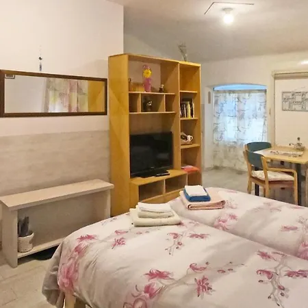 Апартаменты Duxiana With Garden Риека